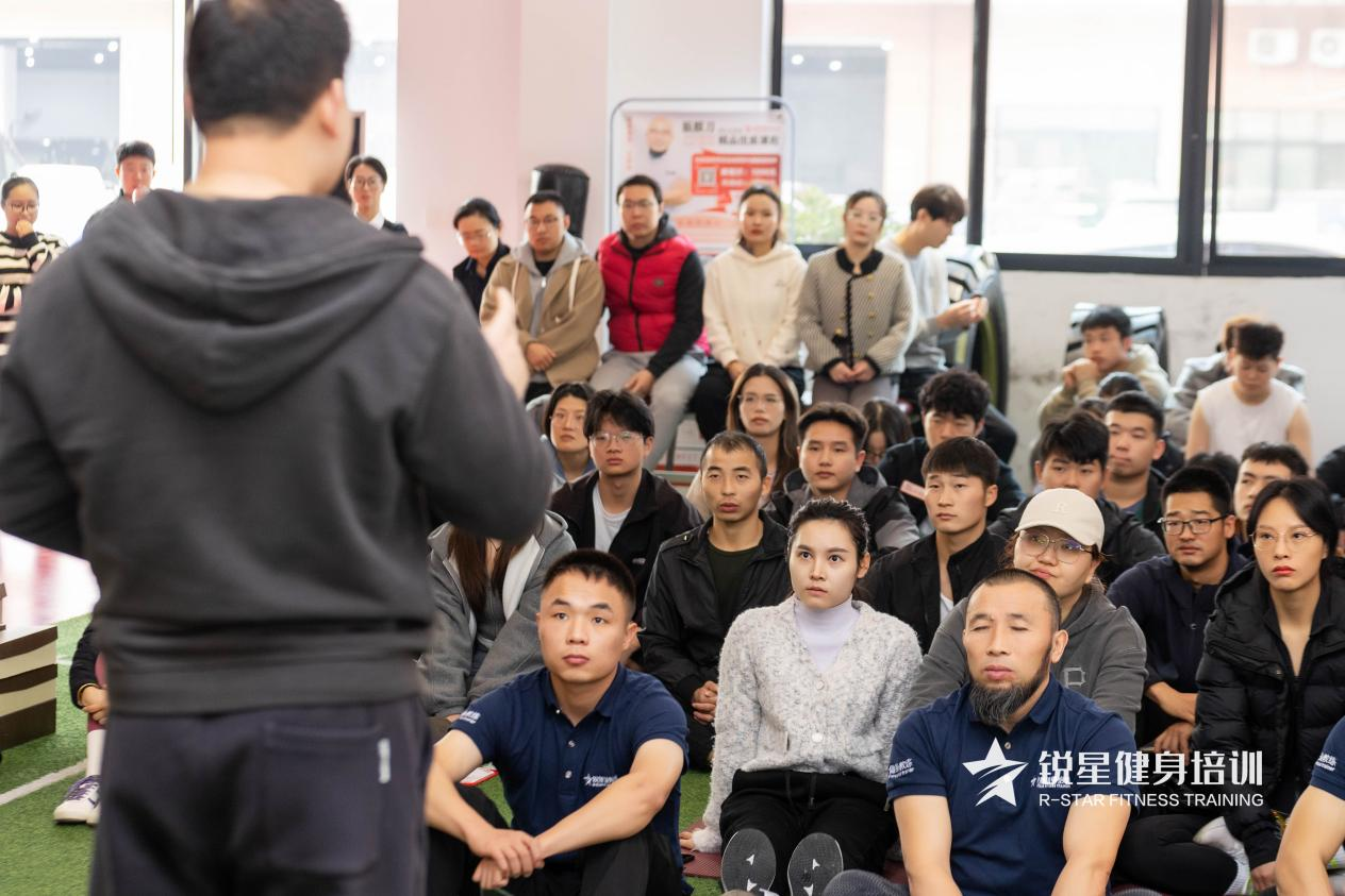 健身教練培訓為何需要特定的時長來確保培訓效果